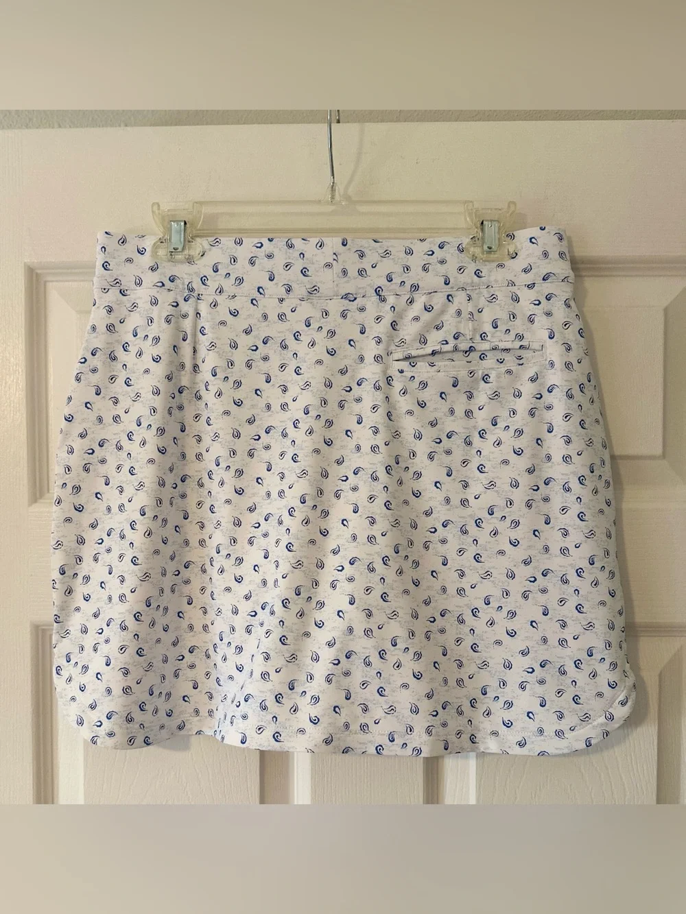 NWOT WOMEN'S PETER MILLAR GOLF SKORT SKIRT 50 UPF Performance Wear Paisley Sz L.